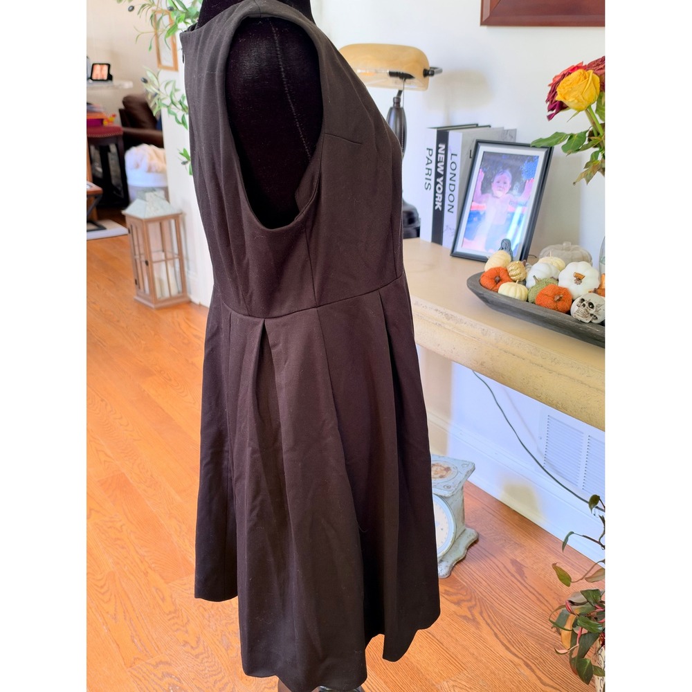 Sleeveless Pleated Fit & Flare Little Black Dress Scoop Neck Knee Length sz(L) - Picture 4 of 11